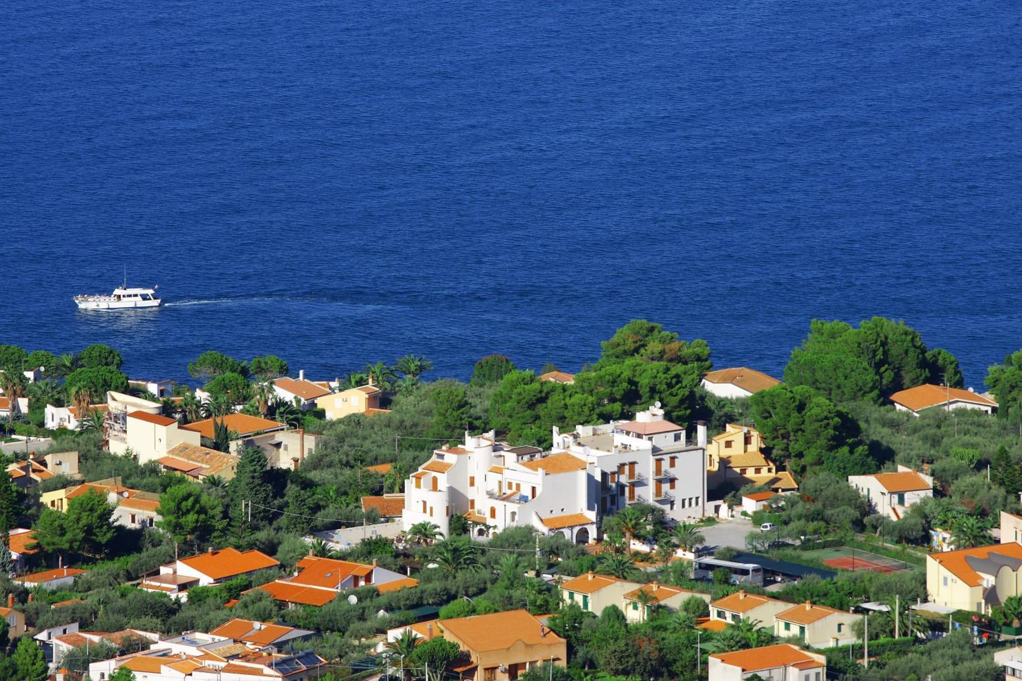 Hotel Baia Del Capitano Cefalú Exterior foto